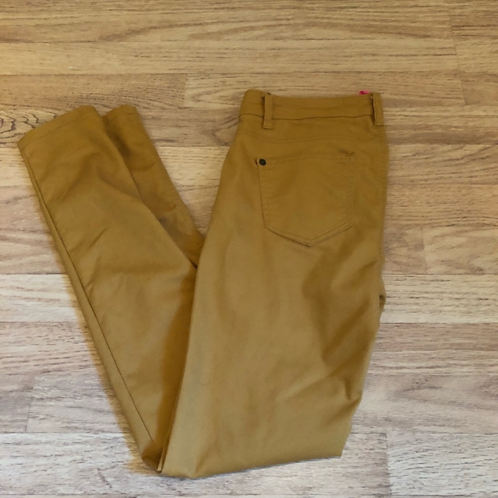 Yellow skinny jeans